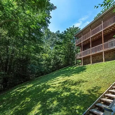 Smokey Mountain Retreat, Hot Tub, Game Room, Sleeps 8! Gatlinburg Exterior photo