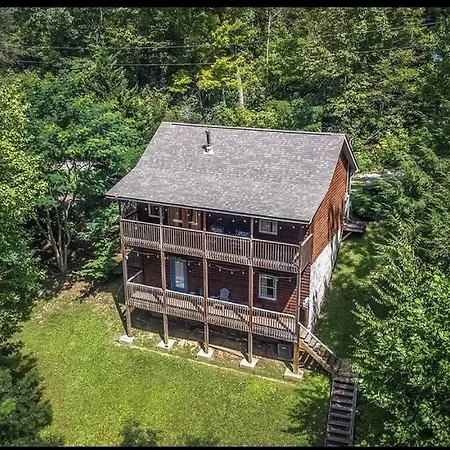 Smokey Mountain Retreat, Hot Tub, Game Room, Sleeps 8! Gatlinburg Exterior photo