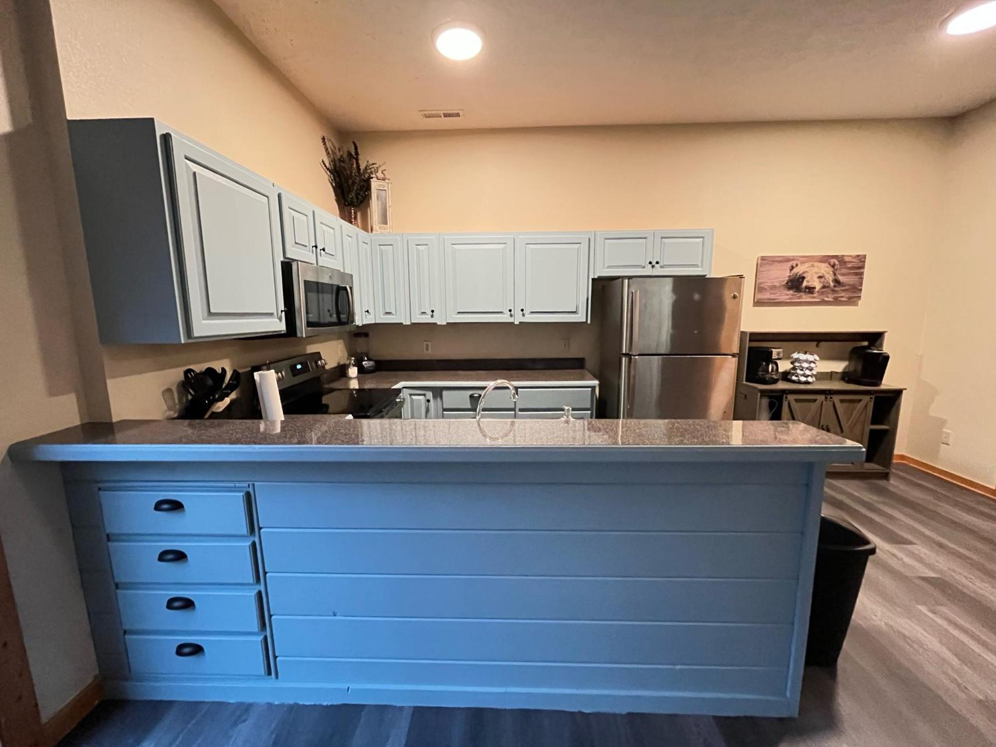 Smokey Mountain Retreat, Hot Tub, Game Room, Sleeps 8! Holiday home